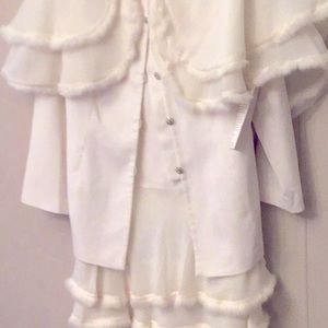 Gently used ladies suits size 14 to 18 great condition made for the fashionably.